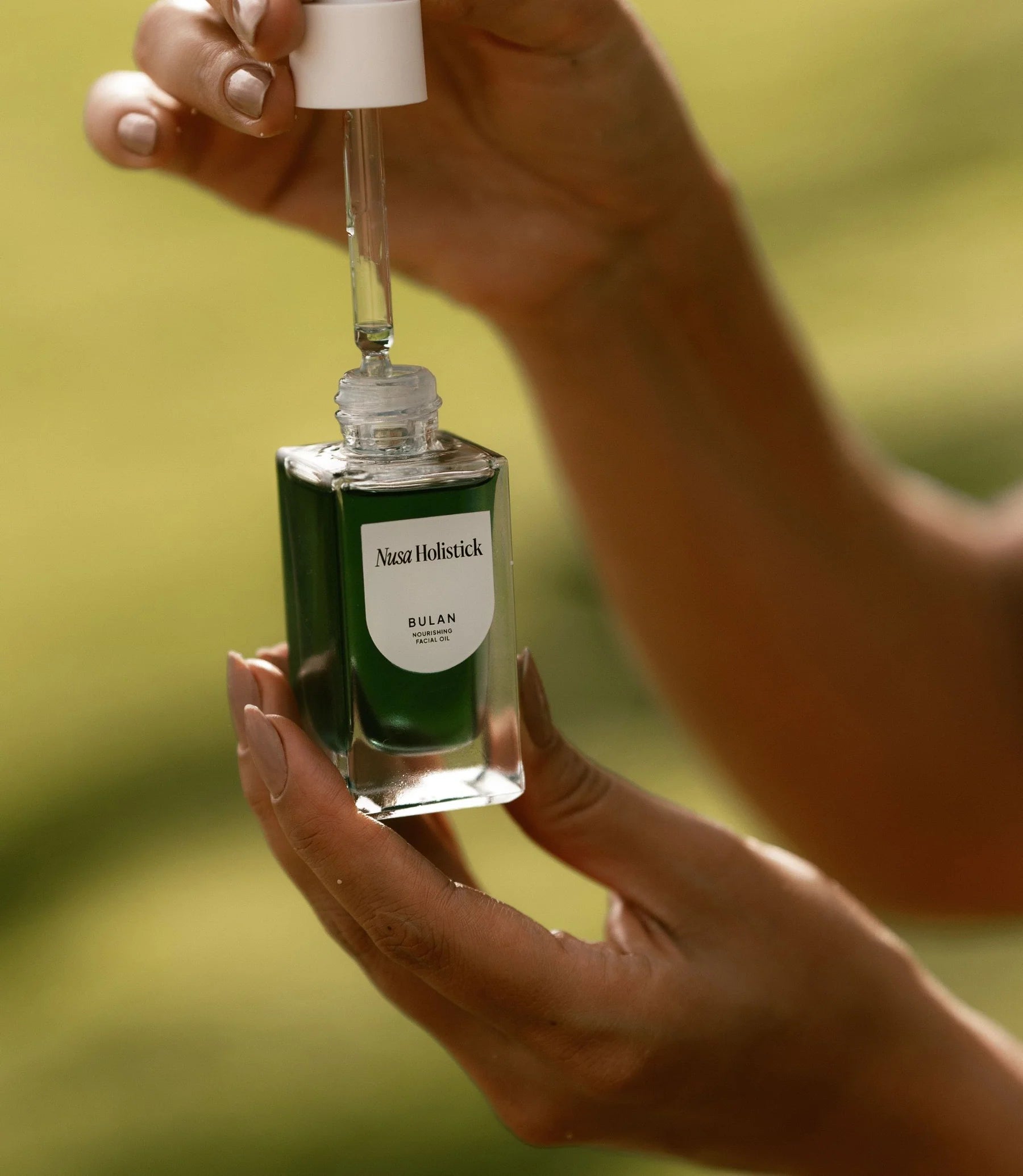 Nusa Holistick Bulan Nourishing Oil