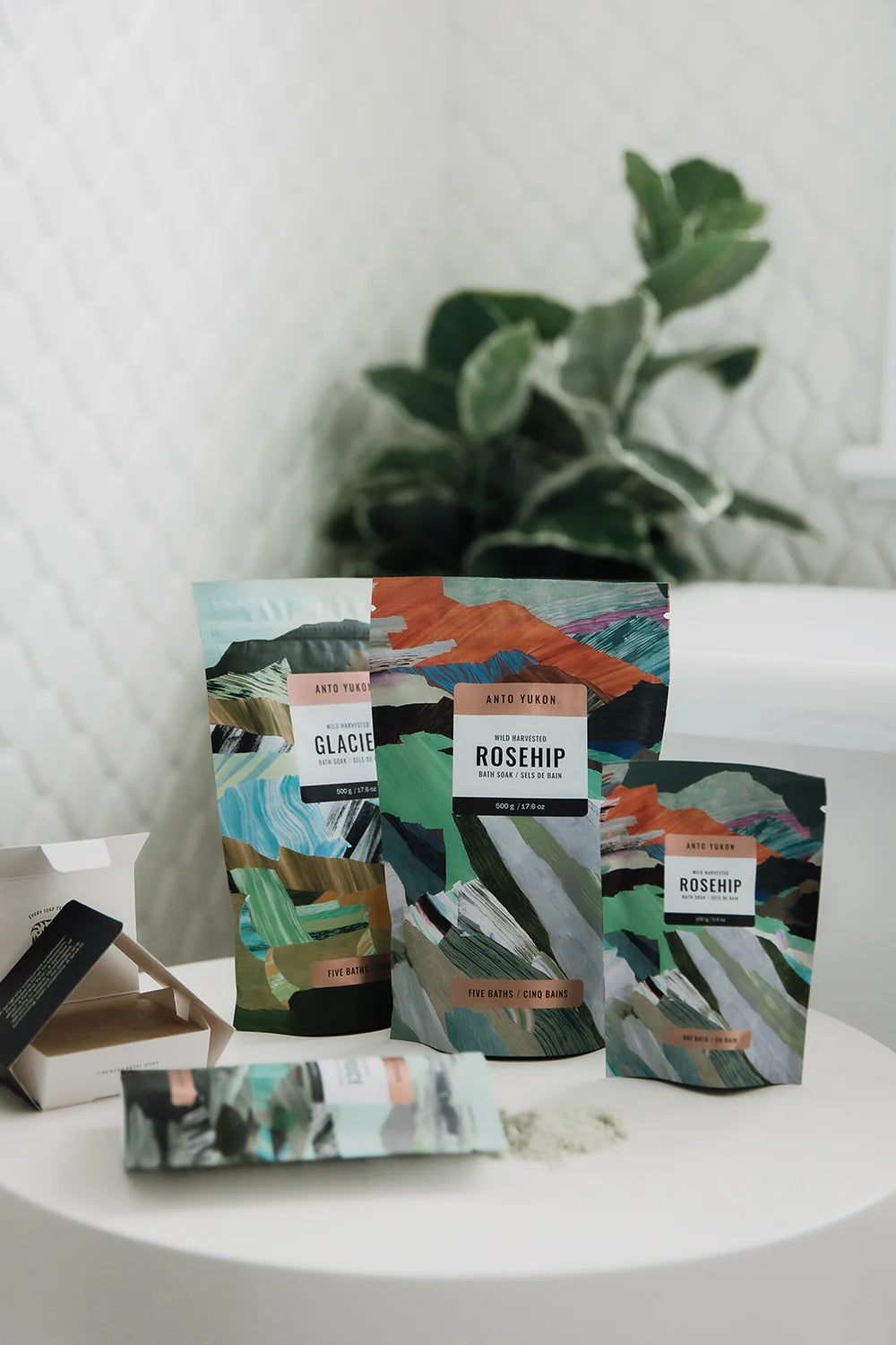 Anto Yukon: Rosehip Foaming Bath Soak