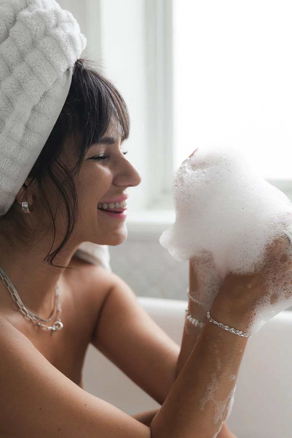 Anto Yukon: Rosehip Foaming Bath Soak