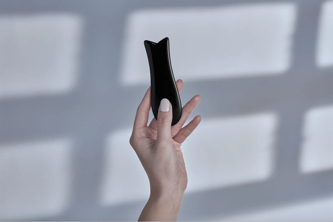 MÉTANGE The Obsidian Stone